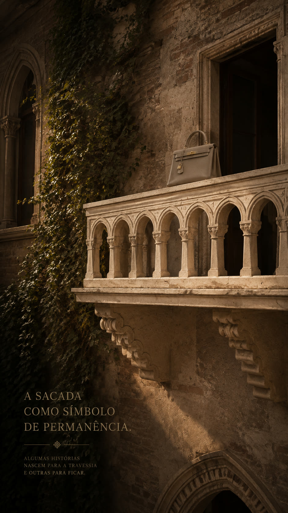 A sacada da Casa de Giulietta, em Verona, como símbolo de permanência